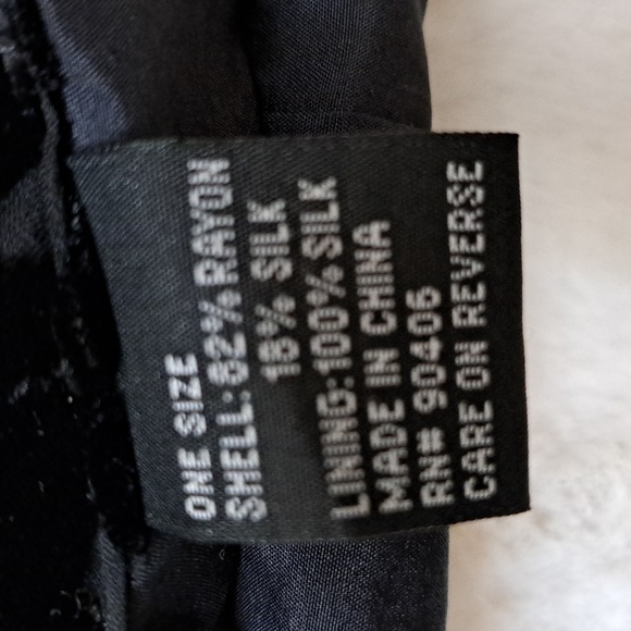 Black Velvet-ish Cape One Size - Picture 3 of 16